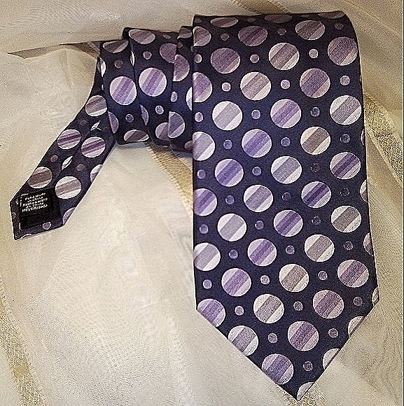VAN HEUSEN tie 100% silk dots stain resistance - Picture 3 of 6